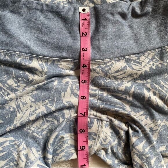 Prana XS Light Blue and Gray Tropical Leggings - Picture 7 of 10